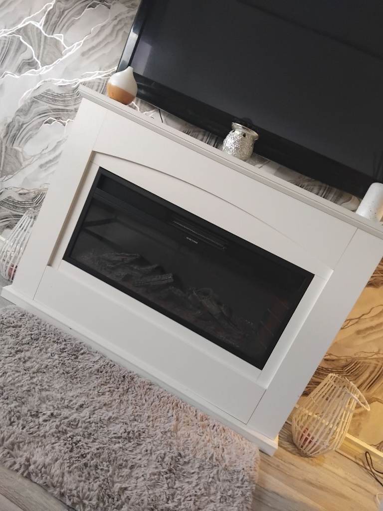 FREE White Electric Fireplace with Wood Surround – Good Condition
