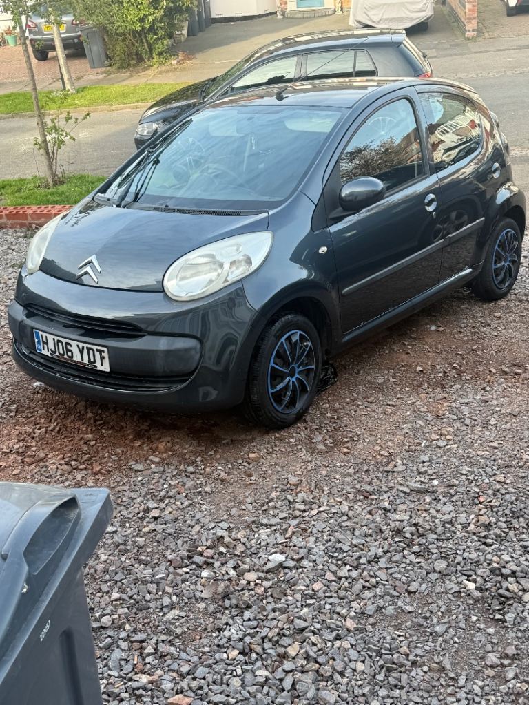 Citroen c1 lady owner new tyres serviced recently starts drives mint