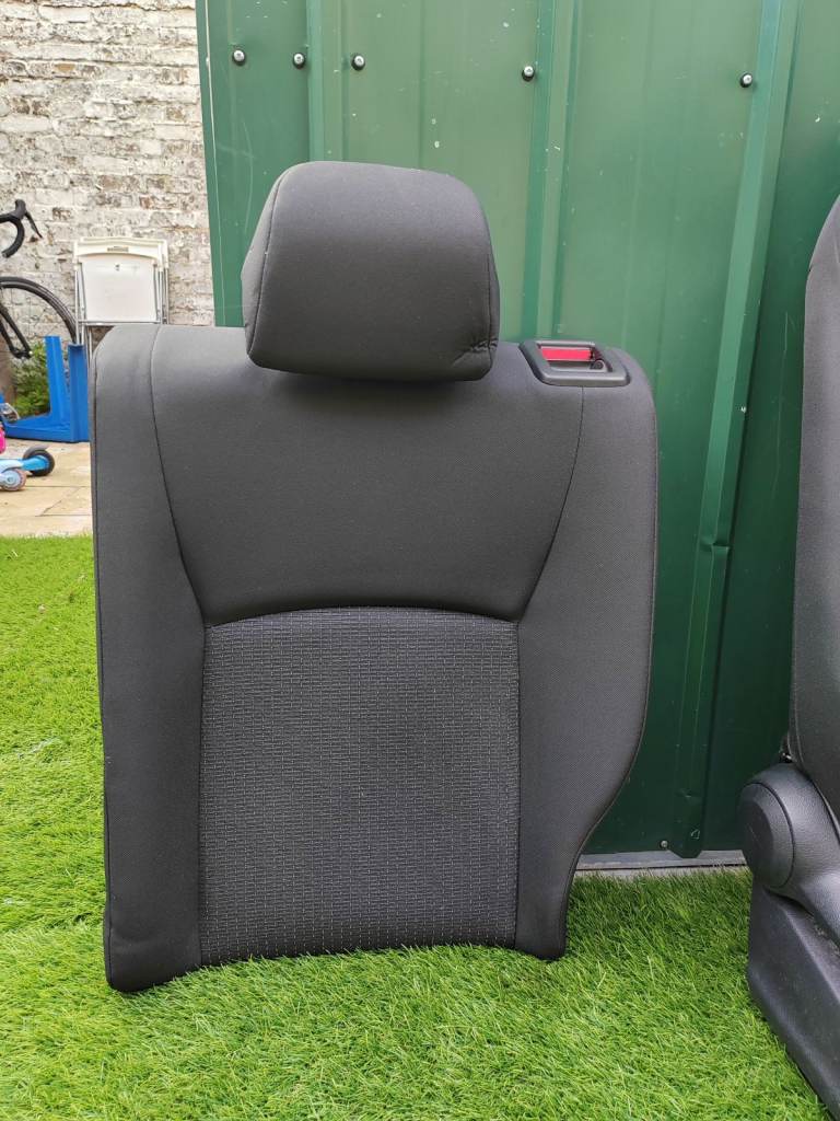 TOYOTA C-HR DYNAMIC SEATS SET FRONT AND REAR 68 PLATE. FIT 2016 - 2023