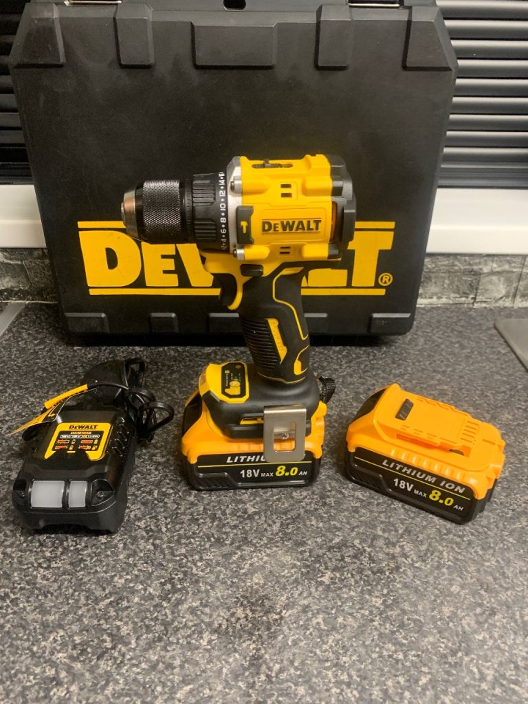 Dewalt 18v brushless multi function drill set 
