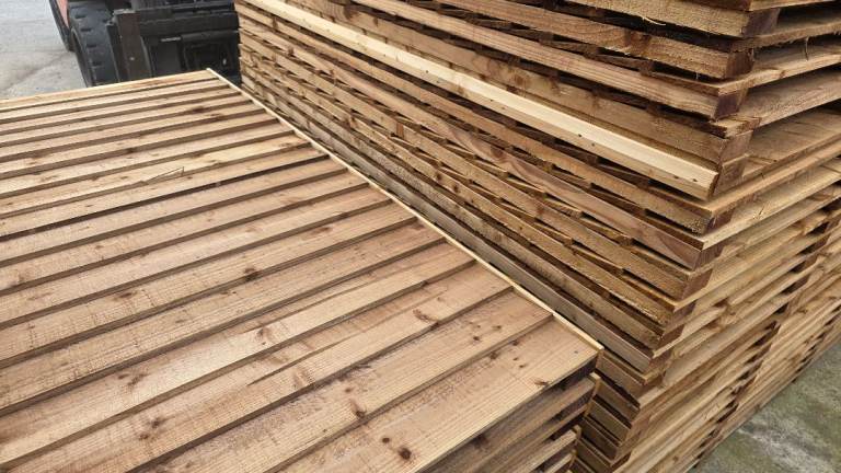 🌟 Heavy Duty Feather Edge Fencing Panels. Pressure Treated Brown. Made With 75 x 32mm Back Batons