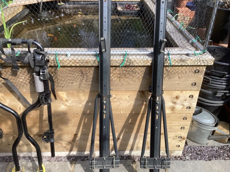 Roof bar cycle carriers