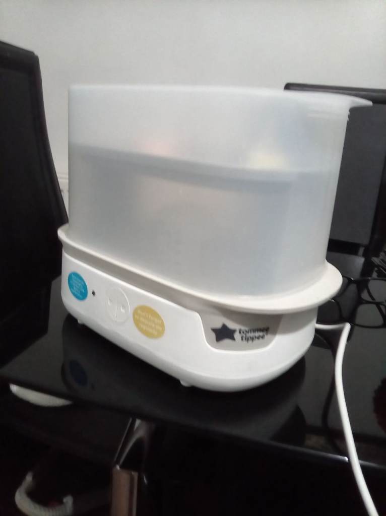 Tommee Tippee Feeding Set with Electric Steam Steriliser