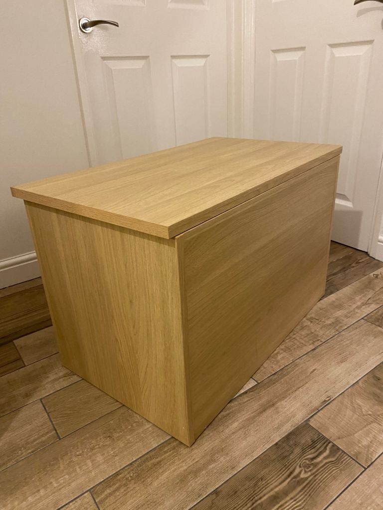 Oak-Effect Toy Chest