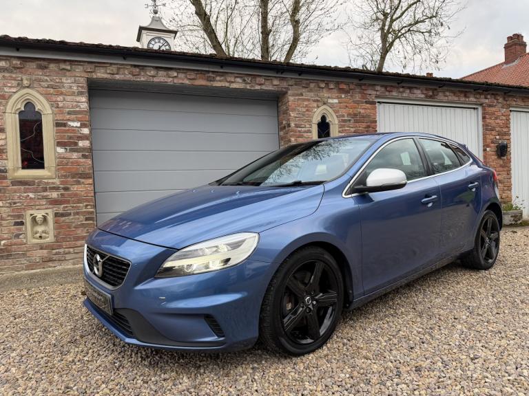VOLVO V40 1.5 R-Design T3 2016