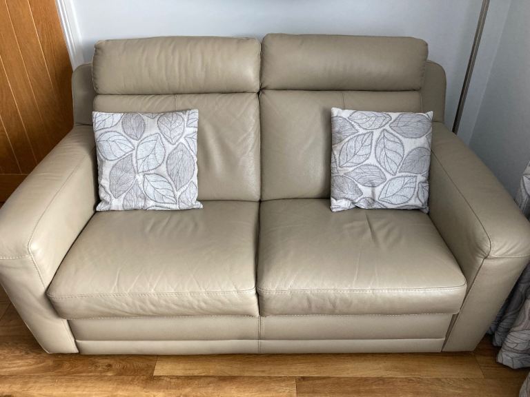 Leather sofa and 2 armchair suite 