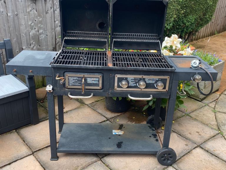 Uniflame XL duel fuel barbecue Gas and charcoal with side burner 48 burger large family grill