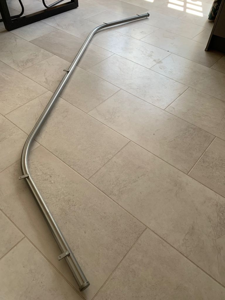 Round metal curtain rail for bay window