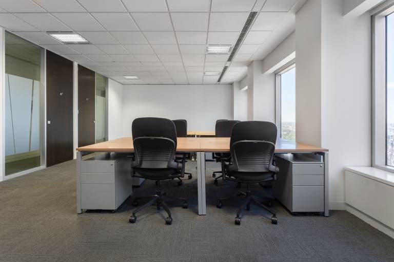 Milton Keynes - MK92UB \ Large Office for Up to 15 Desks, Ready to Use