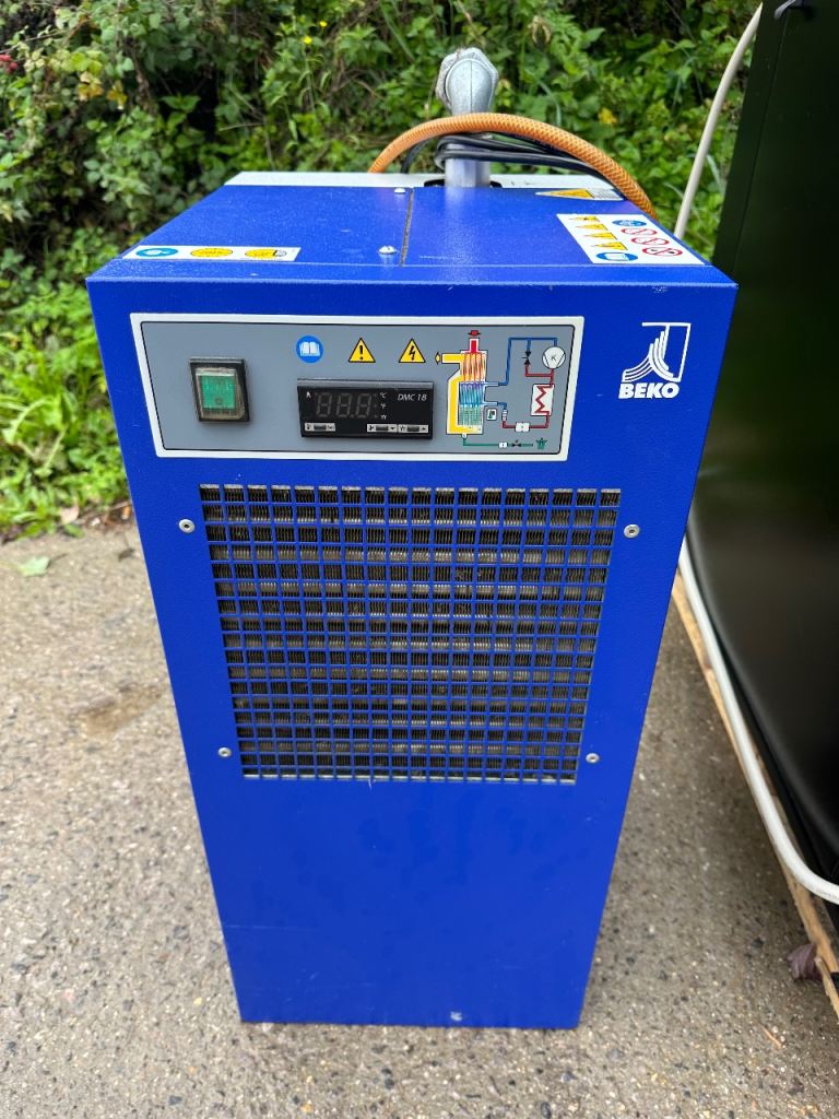 2023 Eigi EN7 Air Compressor with Drypoint Dryer and tank - Can deliver!