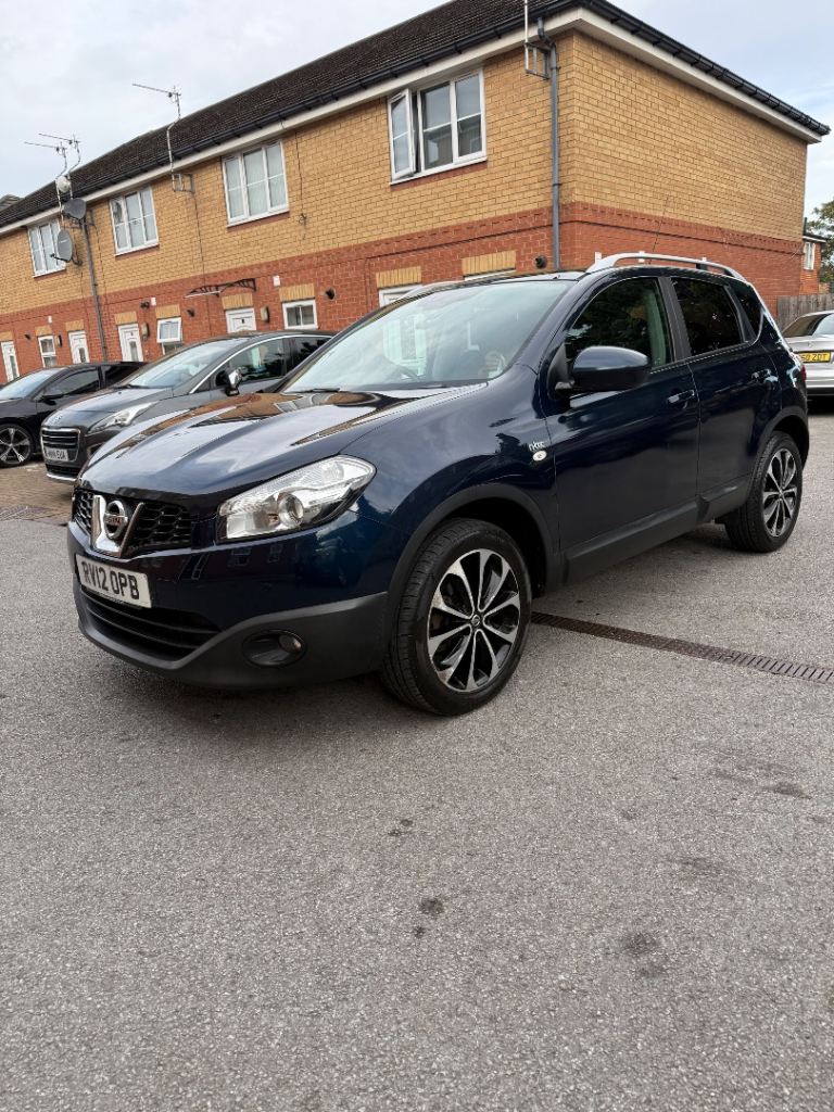 Family-Friendly Car – Good Condition & Ready to Drive!