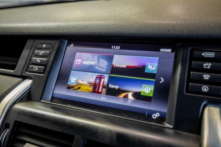 2018 Land Rover Discovery Sport 2.0 TD4 180 HSE Black 5dr Auto ESTATE DIESEL Automatic