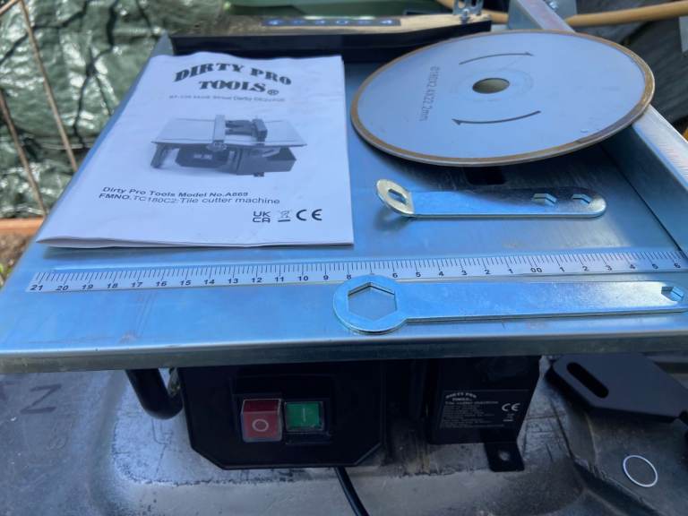 Tile Cutter Electric Wet in perfect condition