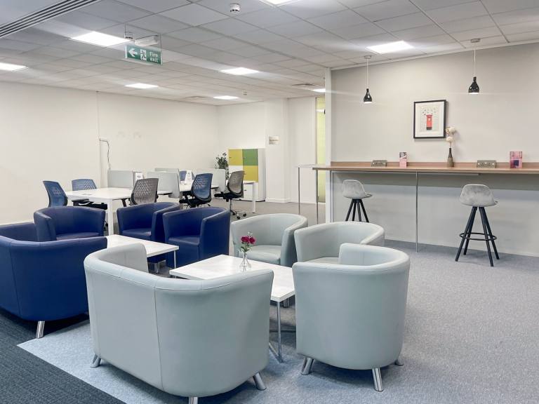 Bracknell - RG12 1WA \ Coworking Access Available - Start Anytime