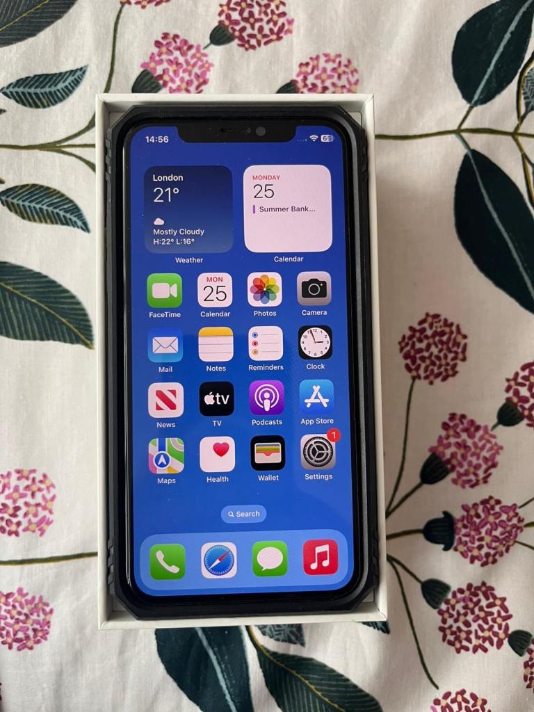 iPhone XS unlocked 64GB Excellent condition 