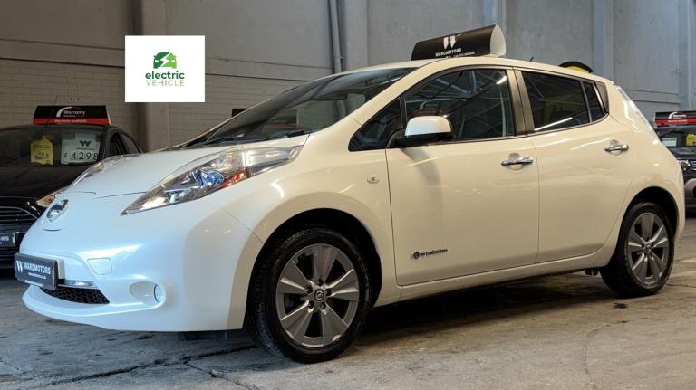 NISSAN LEAF 24kWh Tekna Electric Automatic White 5dr SATNAV+LEATHER+LOWMILES