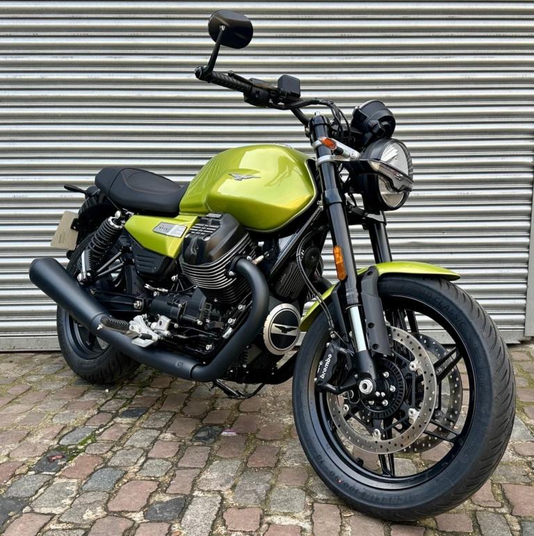 Moto Guzzi V7 Sport E5+ Verde Legnano 2025 Ex Demo