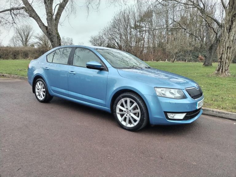 ONLY 7000 !!!! MILES FROM NEW 2013 SKODA OCTAVIA 1.6 TDI 0 OWNERS FSH CHEAP TAX 