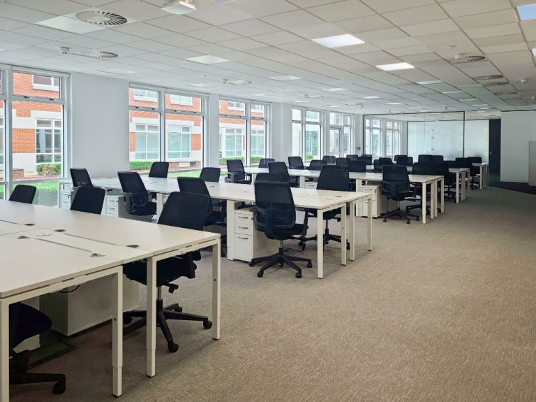 Gerrards Cross - SL9 0BG, 10 Desk serviced office to rent at Chalfont Park