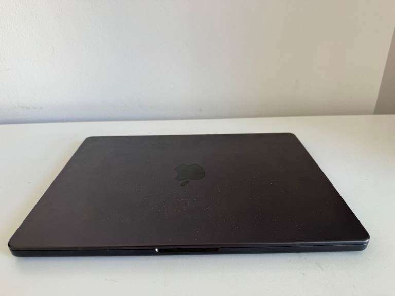 macbook pro m5 14 inch 2026 16gb ram, 512ssd