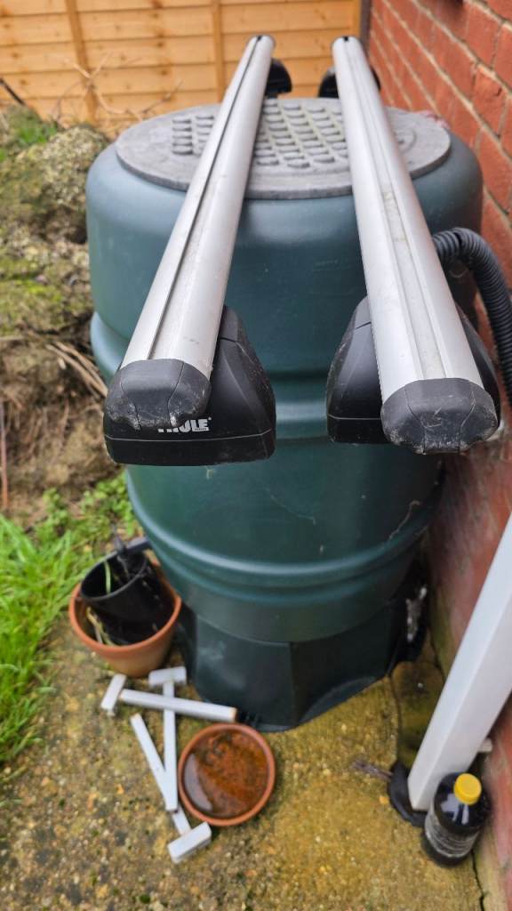 Thule roof bars with T slot for Saab 93/BMW 