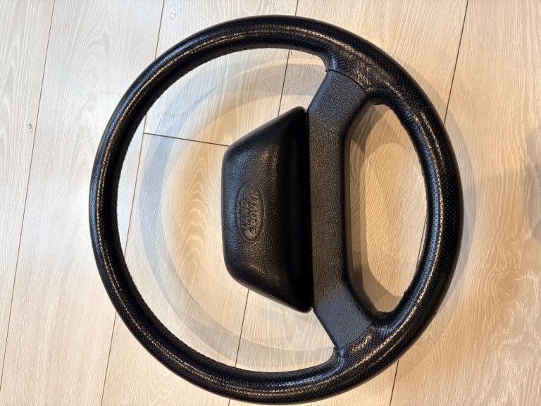 Land Rover Defender XS Steering wheel 
