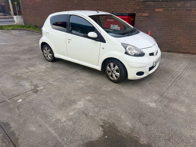 Toyota, AYGO, Hatchback, 2011, Manual, 998 (cc), 5 doors