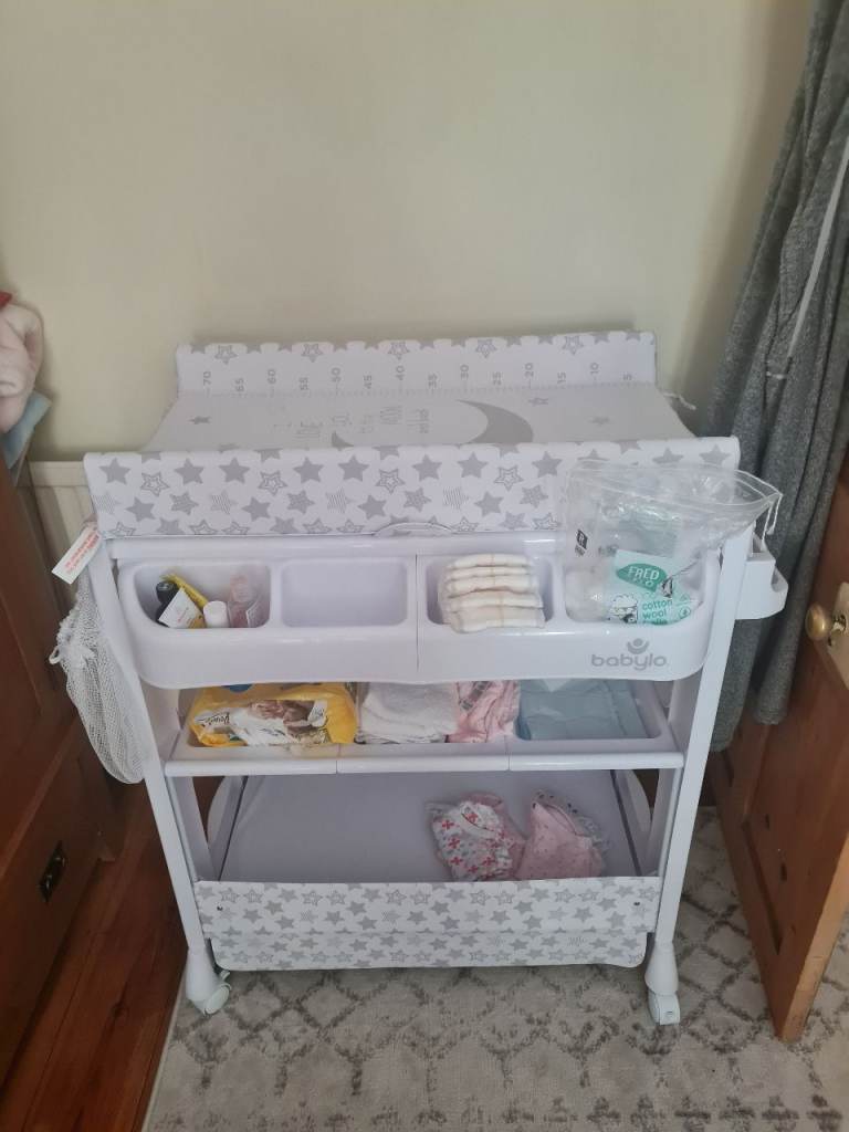 Babylo baby changing table and bath