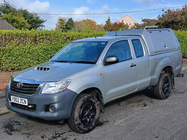Toyota HILUX, Rare 2012 Ext Cab incl Truckman Canopy with side openings! 122,500miles £10,495 No Vat