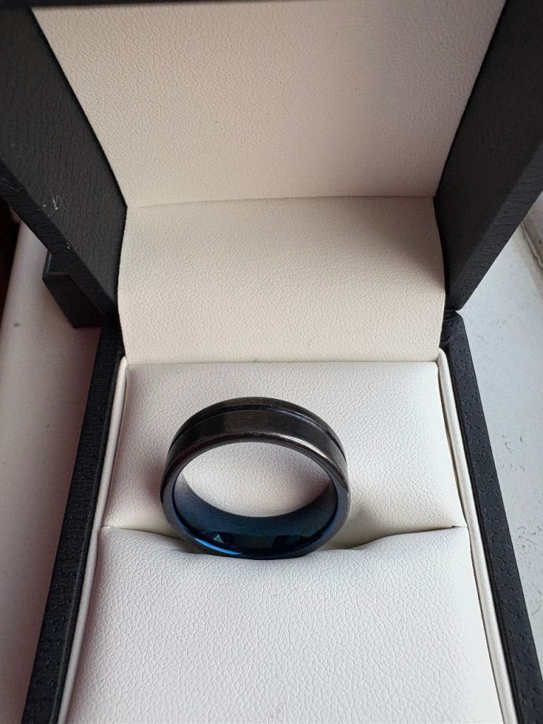 Tungsten ring men size V 