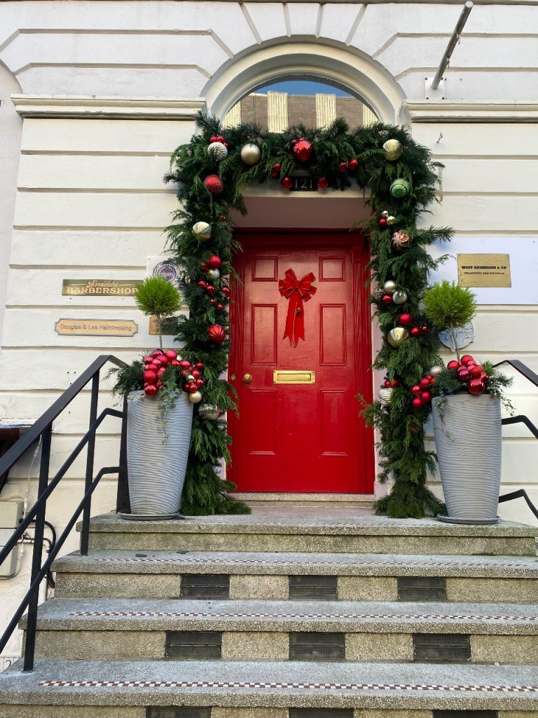 Hairdressing salon chair for rent 