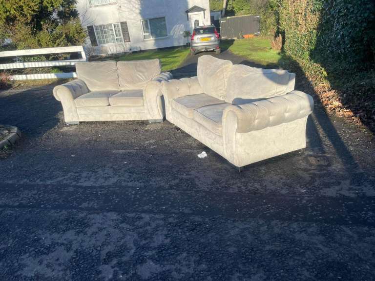 3 and 2 suite sofa   only  £249   good good condition 