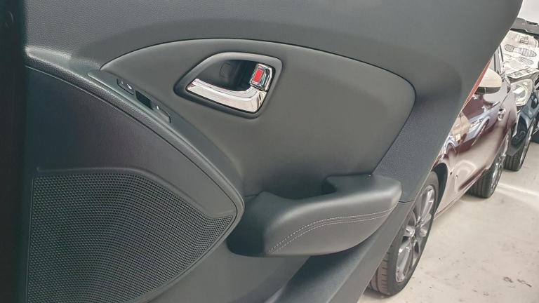 HYUNDAI IX35* 1.7 Crdi * 2wd* DIESEL*26,000 MILES* 1 OWNER* FULL S/HISTORY 