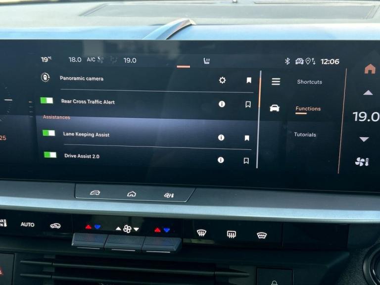  Vauxhall Grandland Electric 73kwh Ultimate Suv 5dr Electric Auto 213 Ps