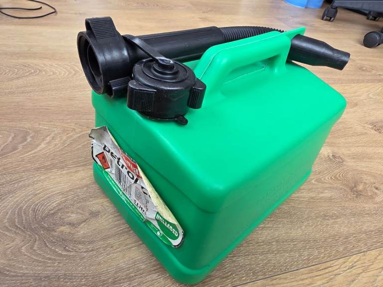 5 litre petrol can