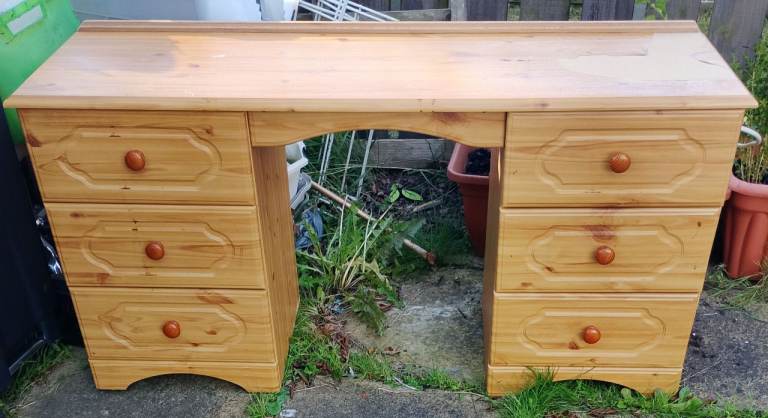 6 Drawer Desk / Dressing Table