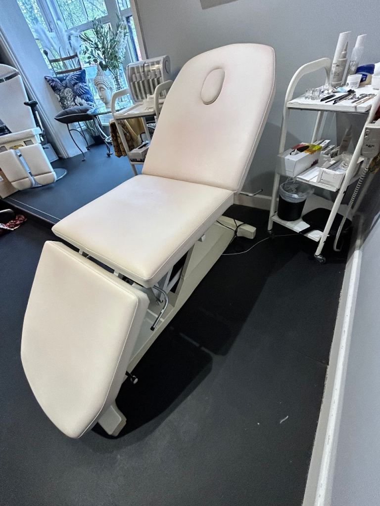 Rem Beauty Massage Bed / Beauty Couch 