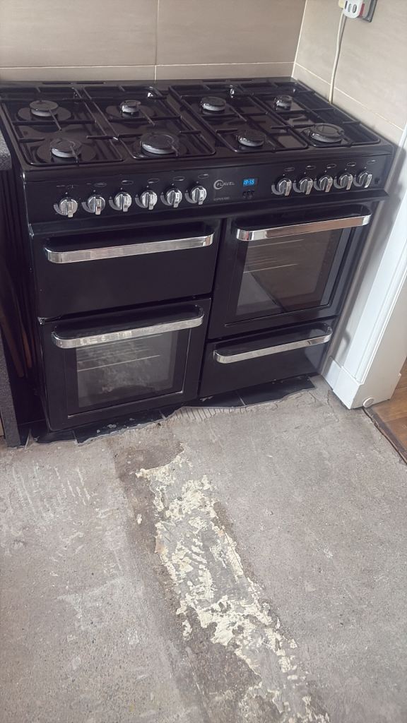 Flavel 8 ring cooker double oven great condition 