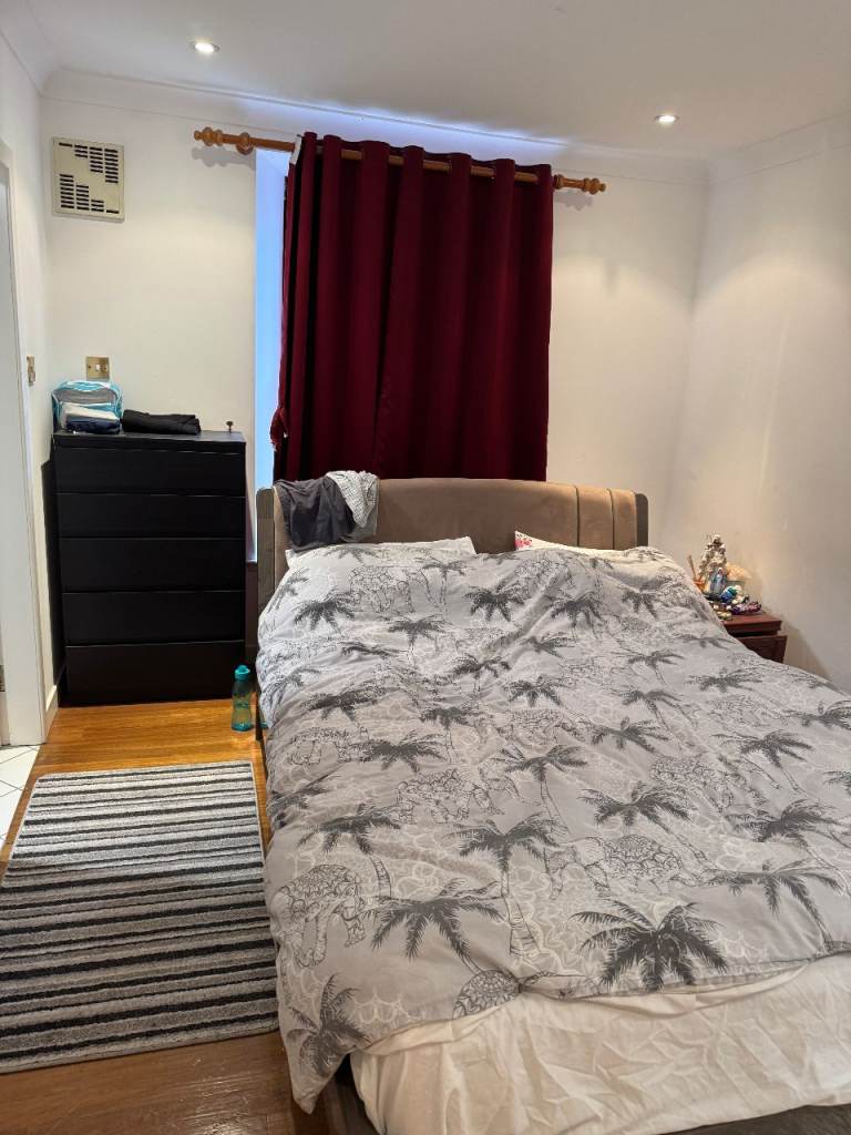 Fully Furnished 4-Bedroom Flat with Private Parking – Huntly Street, Aberdeen AB10 1TH