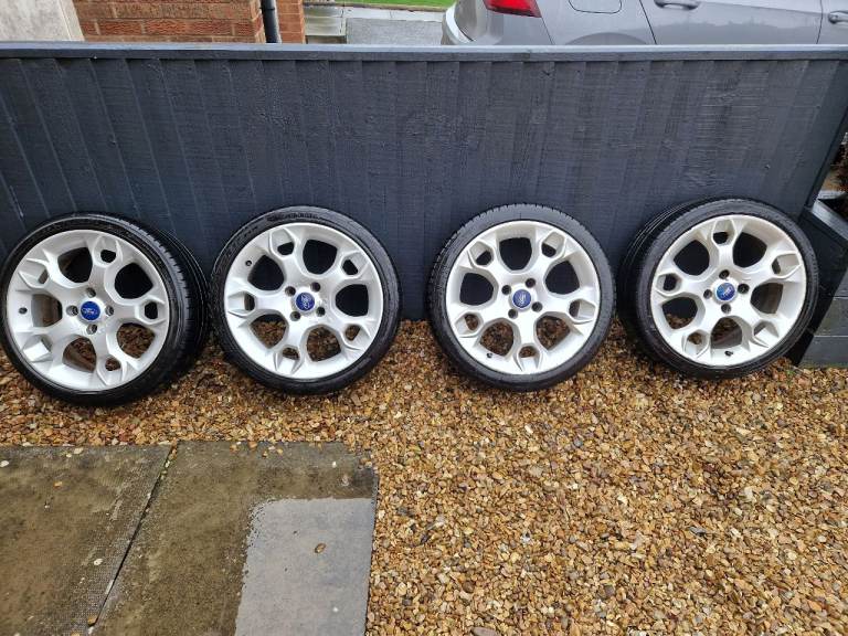 Ford Fiesta Zetec S alloys, 4x108, 17's