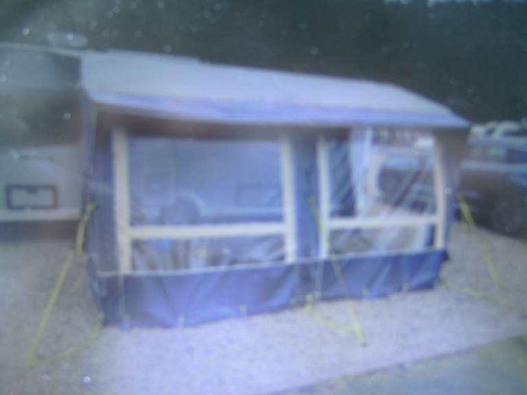 air awning for sale 27/08/26 LOOK to day £150 LOOK