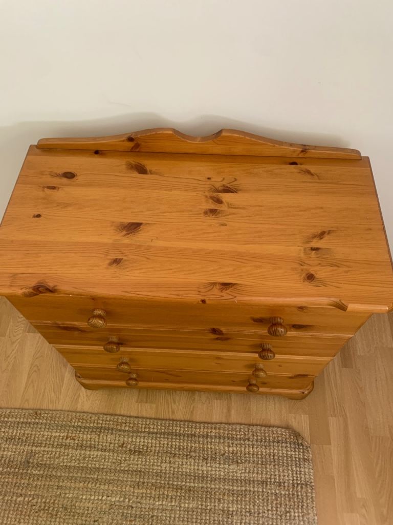 Pine Chest of Drawers – 4 Drawers, Good Condition