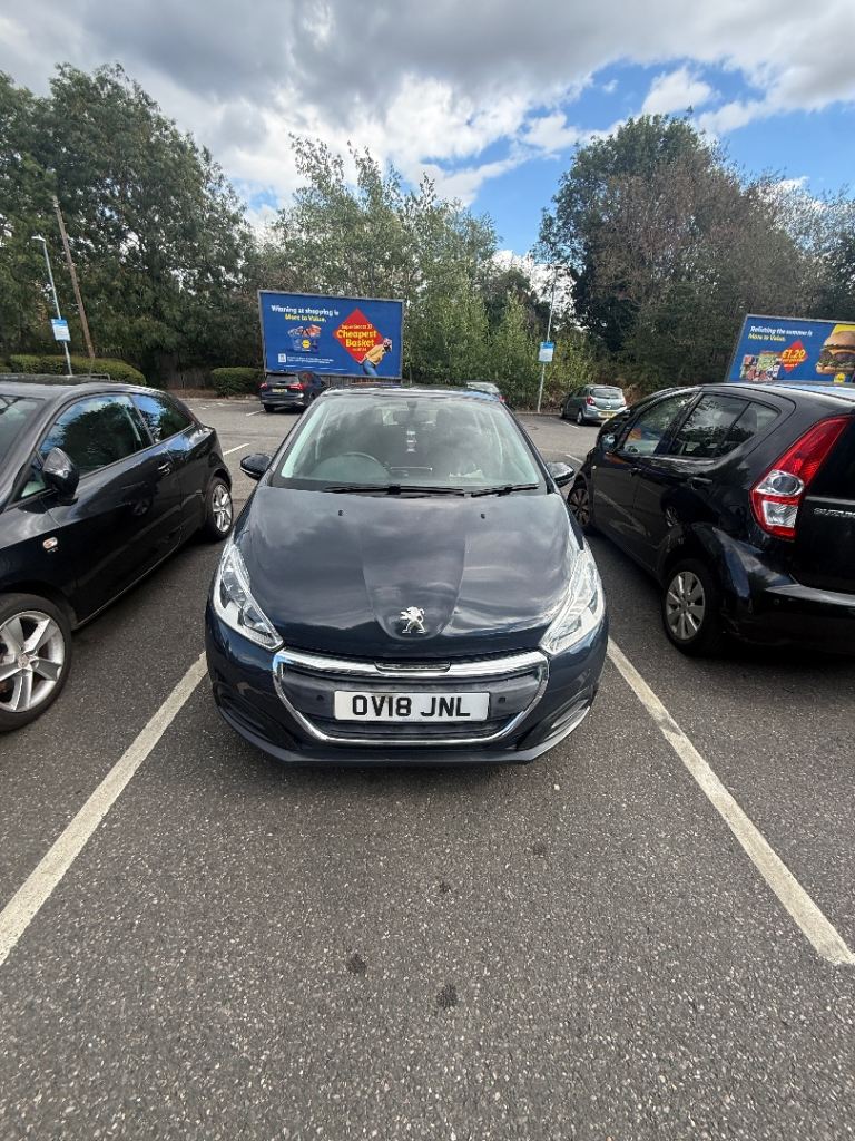 Peugeot, 208, Hatchback, 2018, Semi-Auto, 1199 (cc), 5 doors