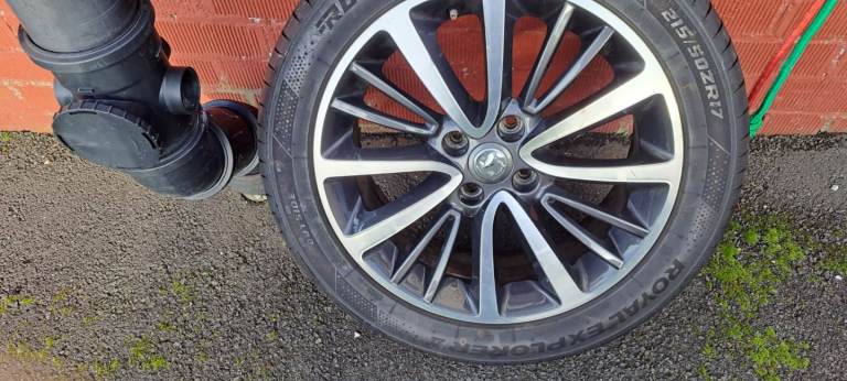 17" Alloy wheel