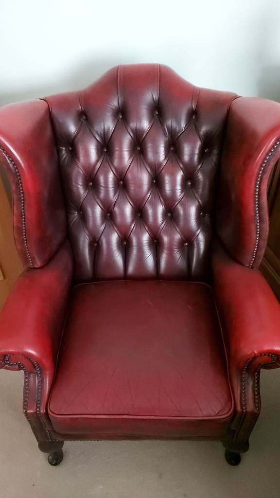 Classic High Back Wing Chair "Chesterfield "
