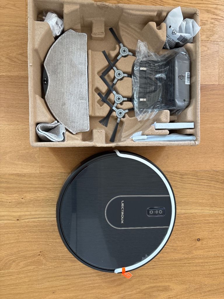 Robot vacuum cleaner 