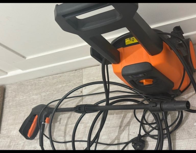 Pressure Washer – Excellent Condition – Complete with Foam Bottle