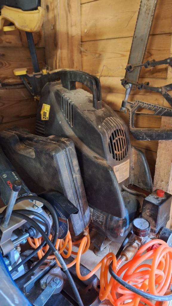 Compressor nail gun