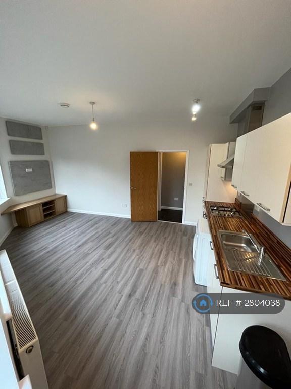 1 bedroom flat in Ty Mawr Road, Cardiff, CF14 (1 bed) (#2804038)