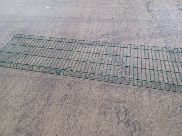 Wire fence panels. 3 metre x 800mm Off-cuts